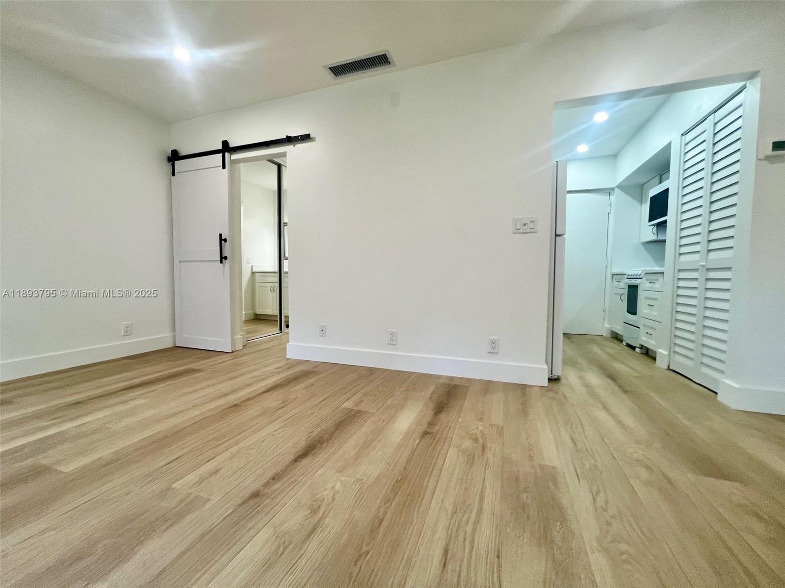 RIVER REACH CONDOMINIUM I - Residential