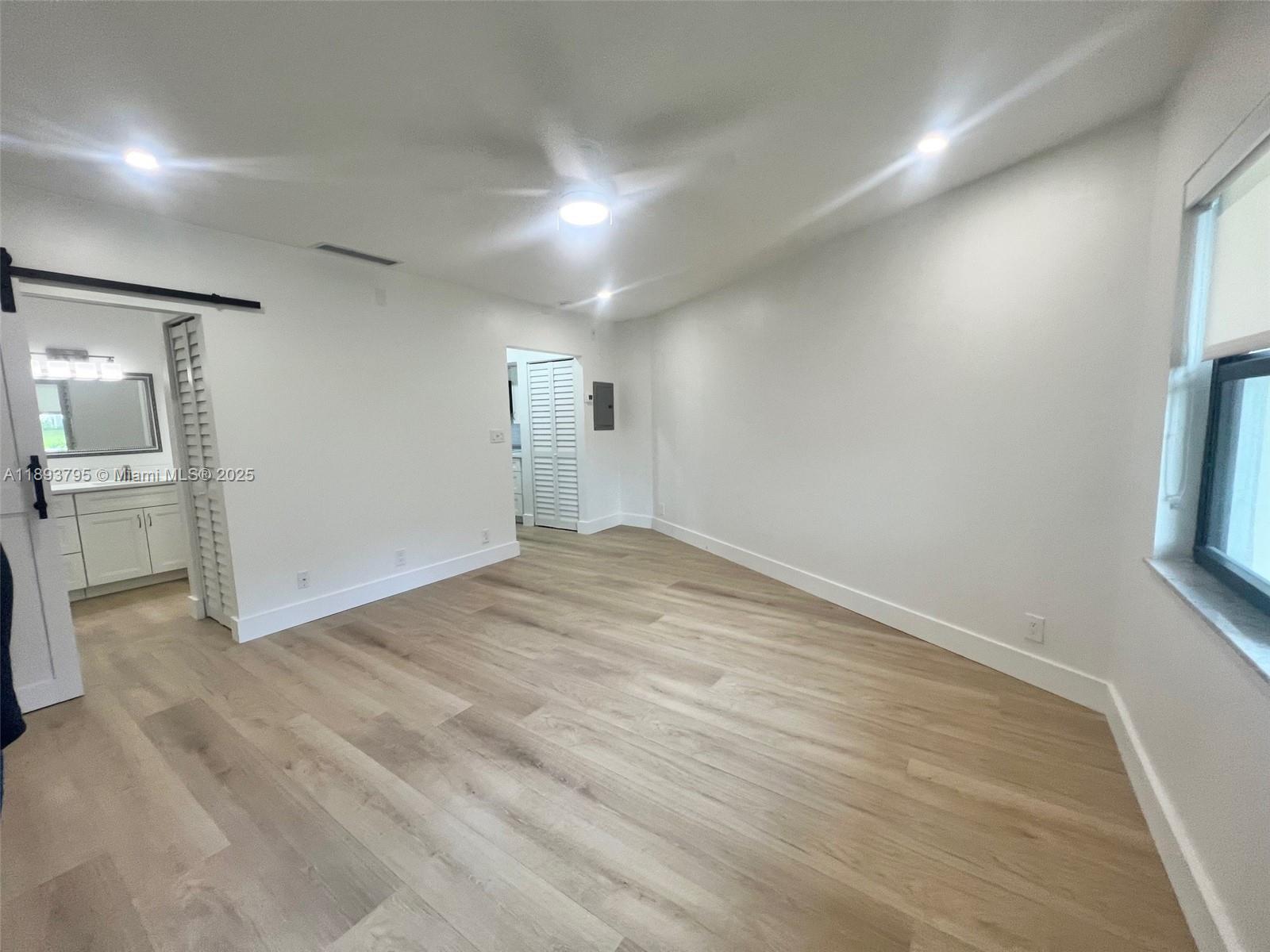 RIVER REACH CONDOMINIUM I - Residential