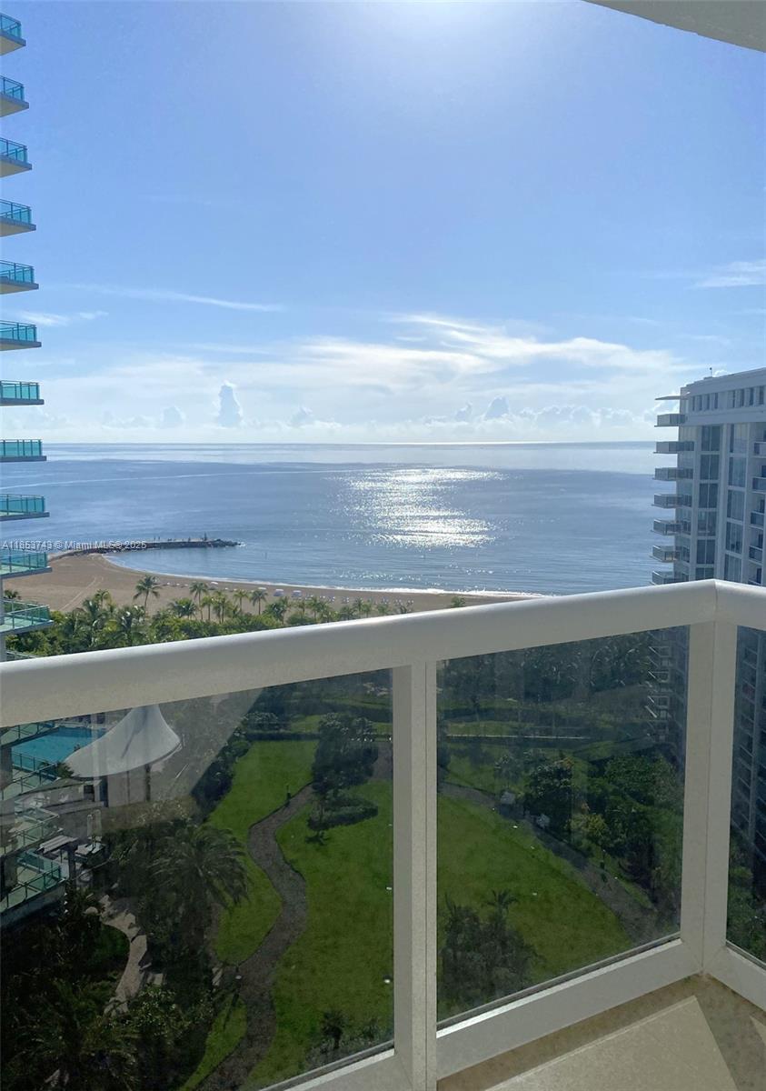 10275 Collins Ave 1433