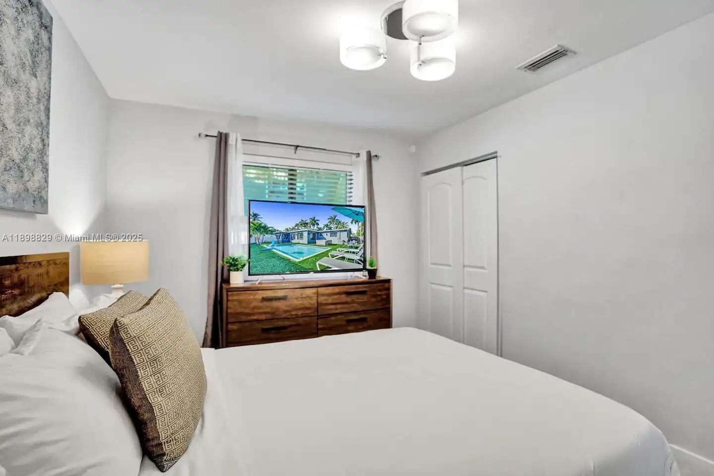 GULFSTREAM ESTATES NO 3 - Residential