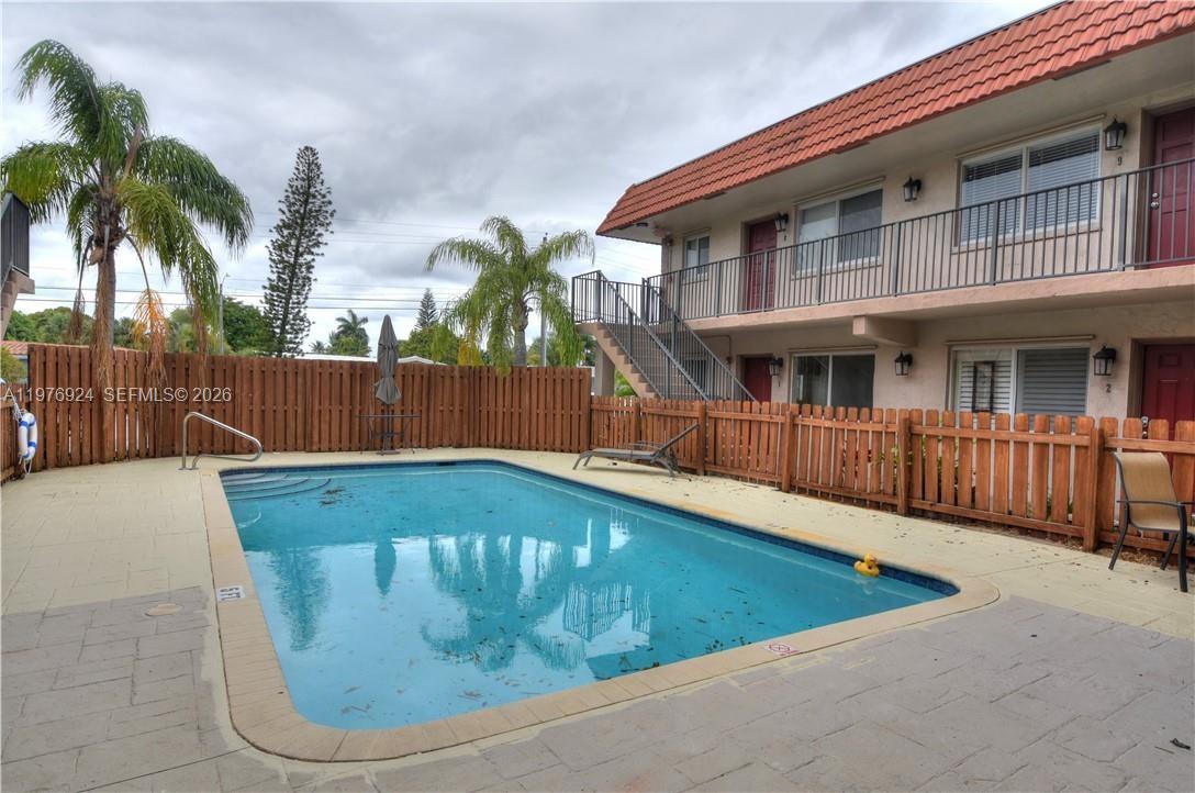 WINDSOR COURT CONDOMINIUM - Residential