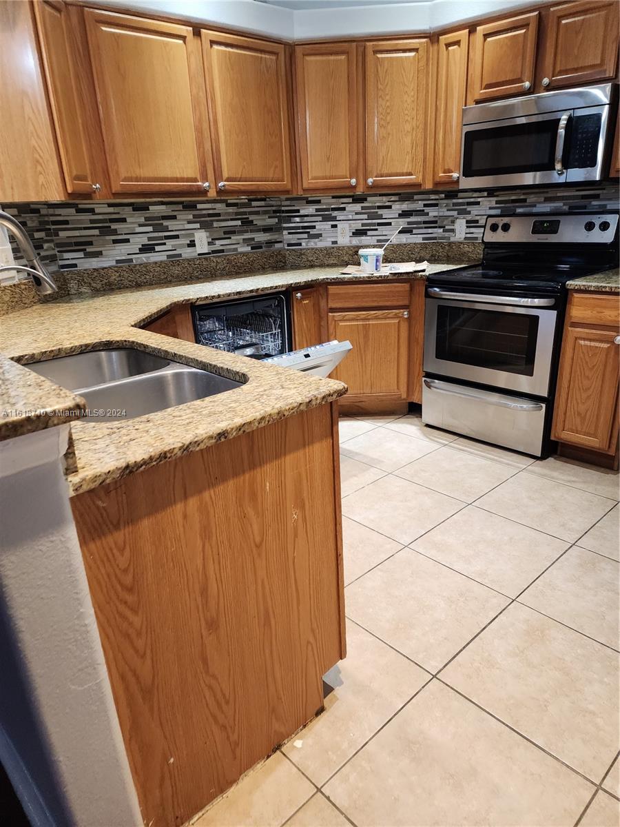 CANOE CREEK LAKES - Residential Lease