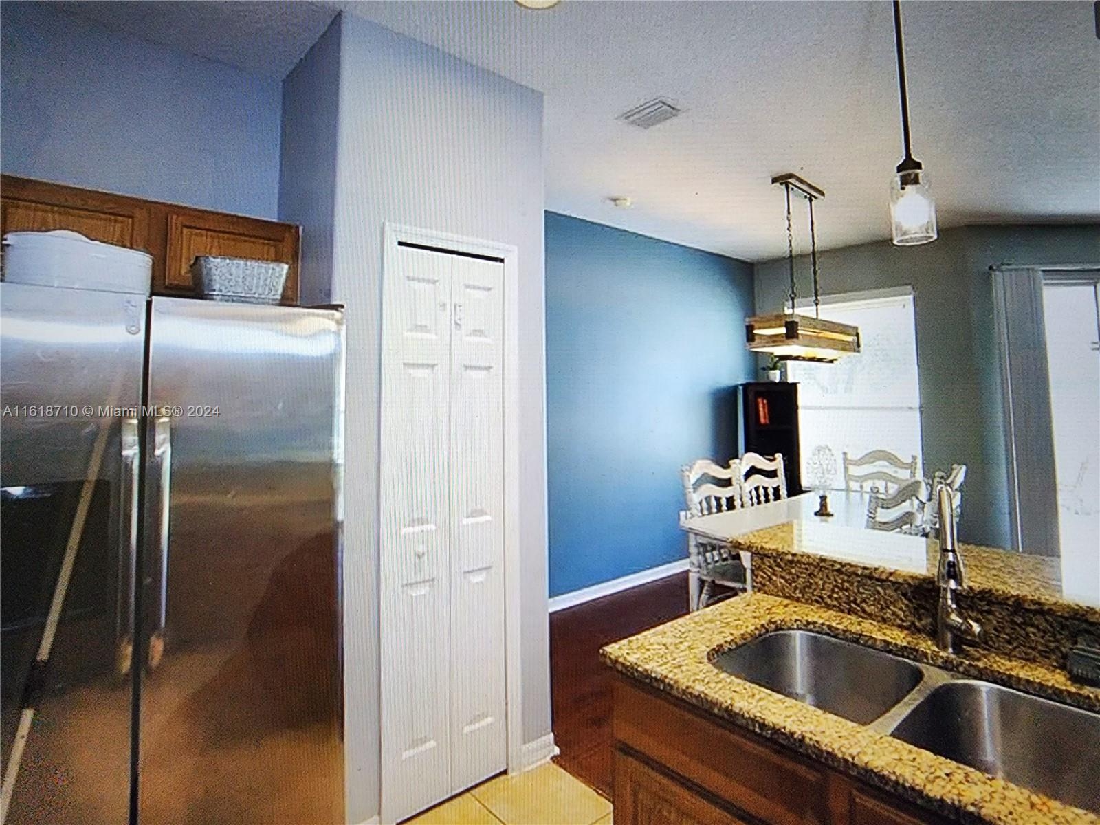 CANOE CREEK LAKES - Residential Lease