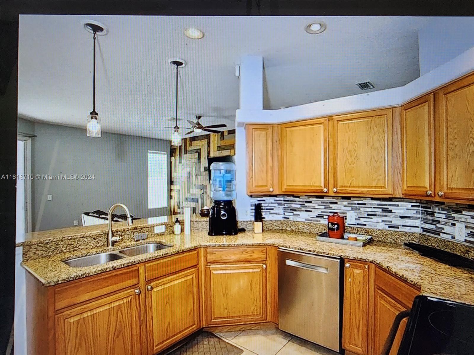 CANOE CREEK LAKES - Residential Lease