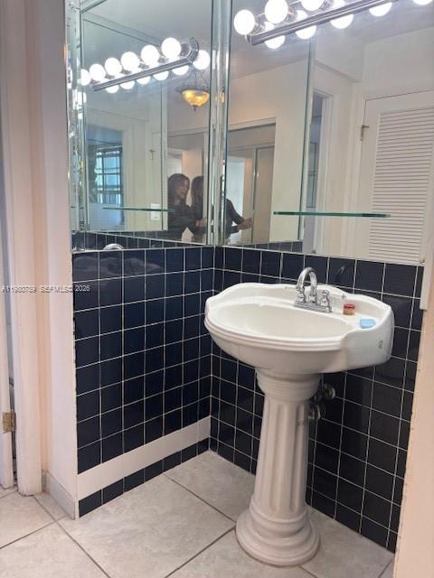 TRAFALGAR TOWERS CONDOMIN - Residential