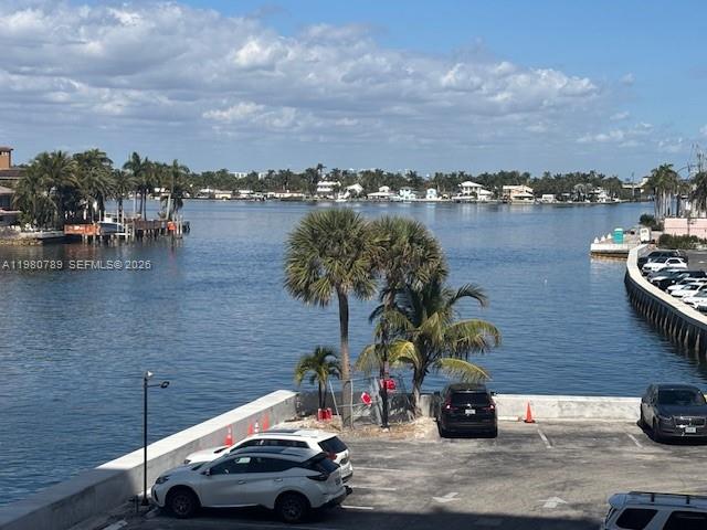 TRAFALGAR TOWERS CONDOMIN - Residential