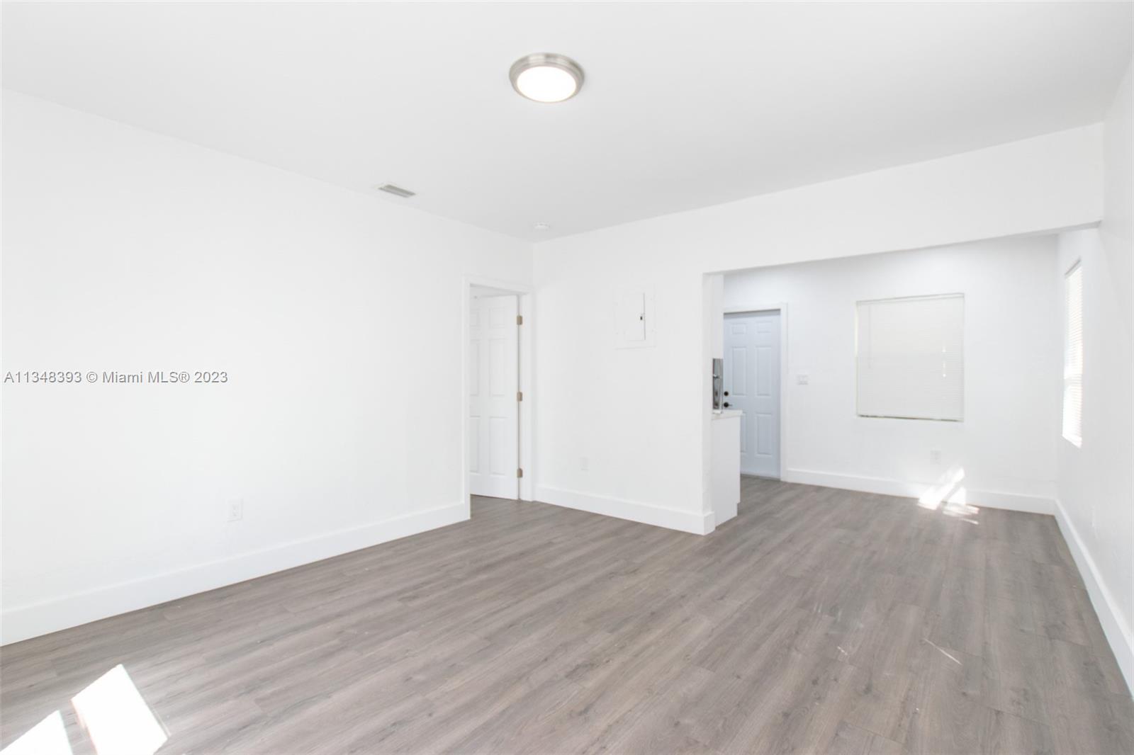 INGLEWOOD GARDENS - Residential Lease