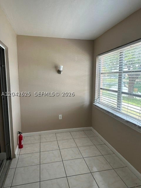 251 NE 187th St 809