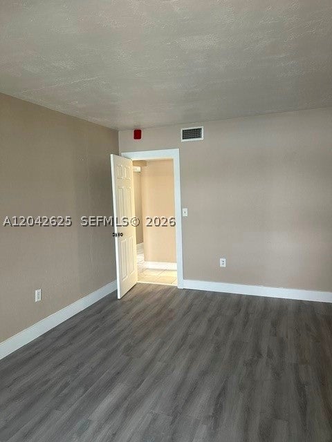 251 NE 187th St 809