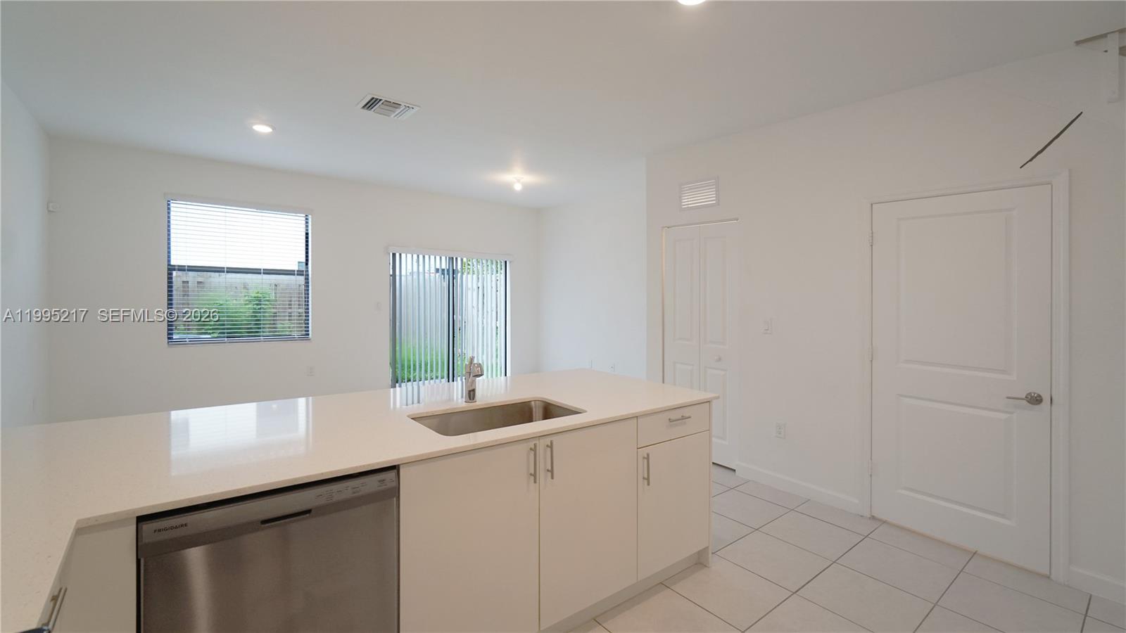 SILVER PALM RESIDENTIAL H - Residential
