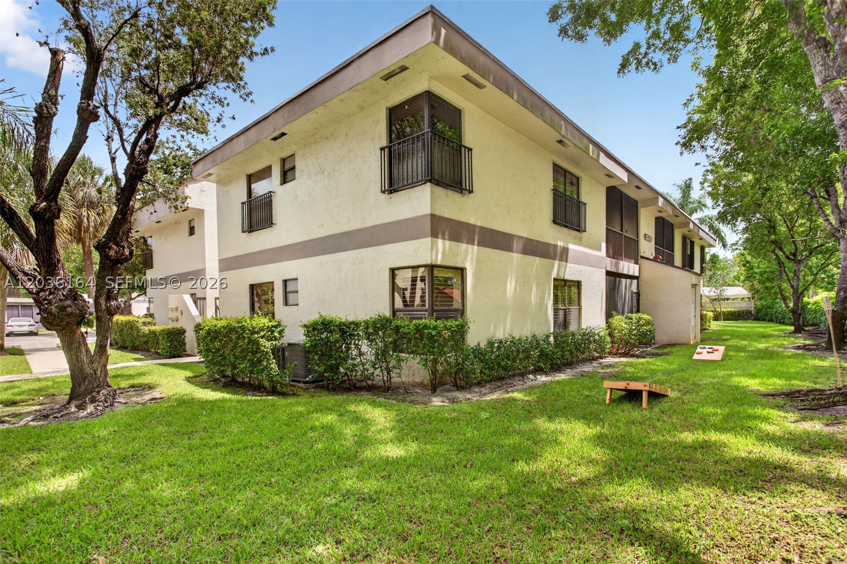 4644 N Carambola Cir N 2725