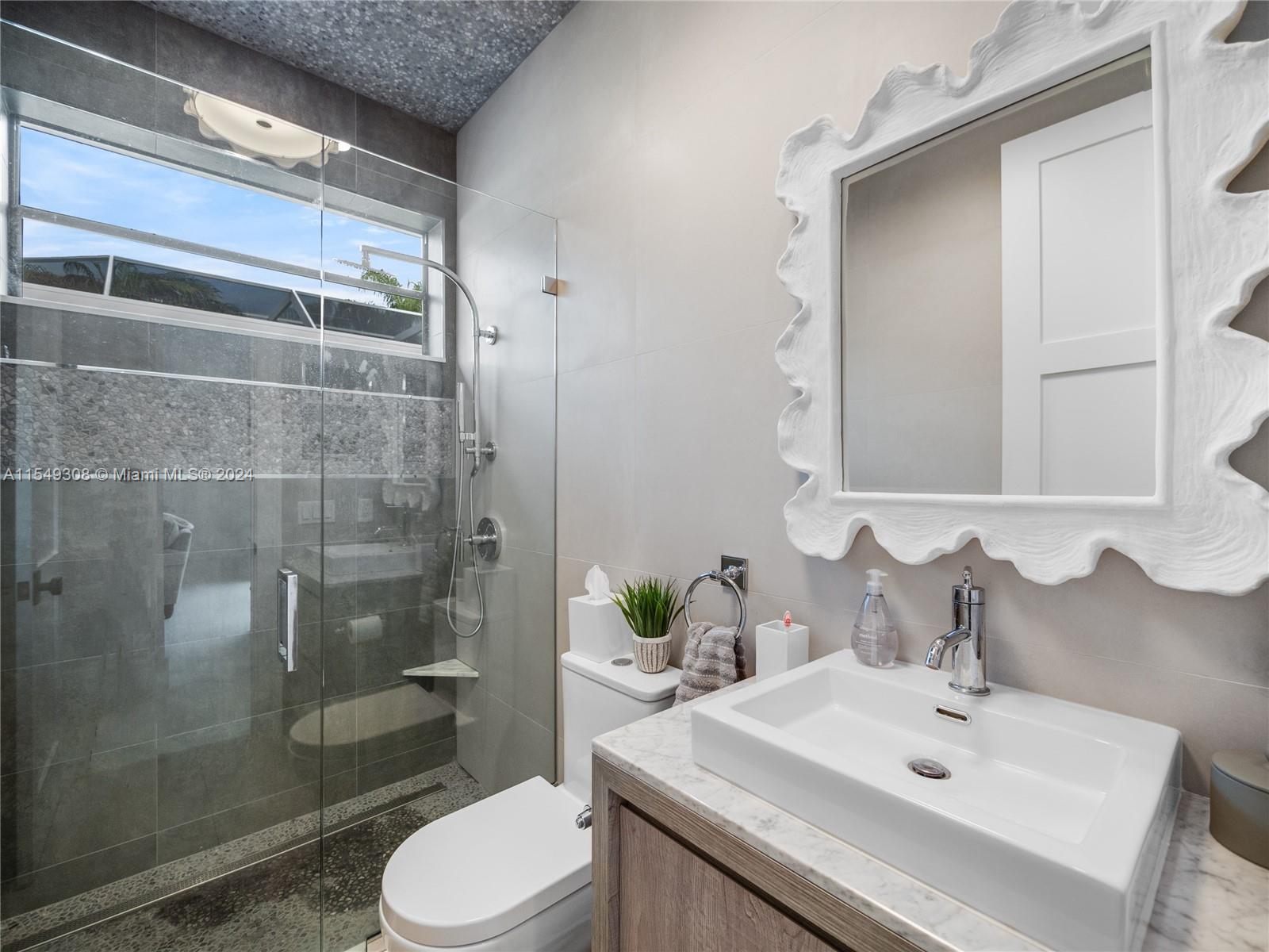 ISLAND - Residential Lease