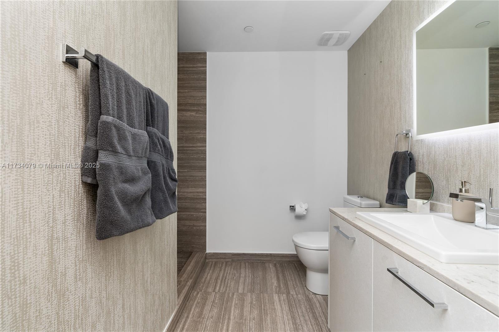 1010 BRICKELL CONDO - Residential