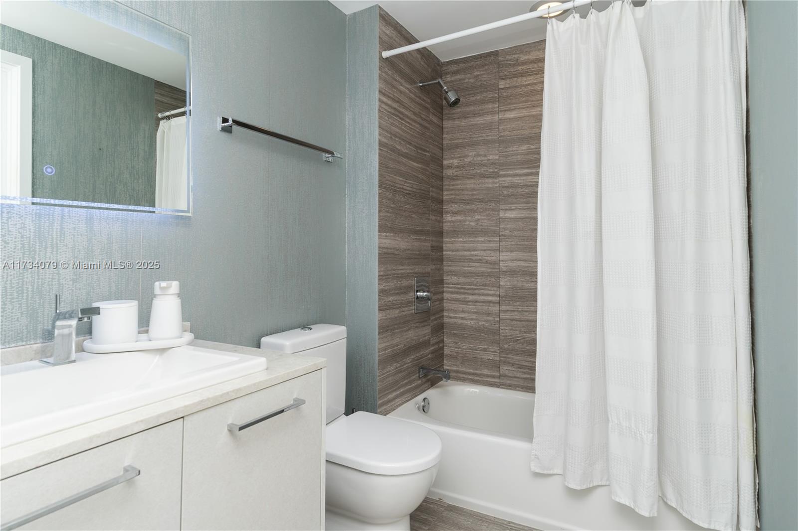 1010 BRICKELL CONDO - Residential