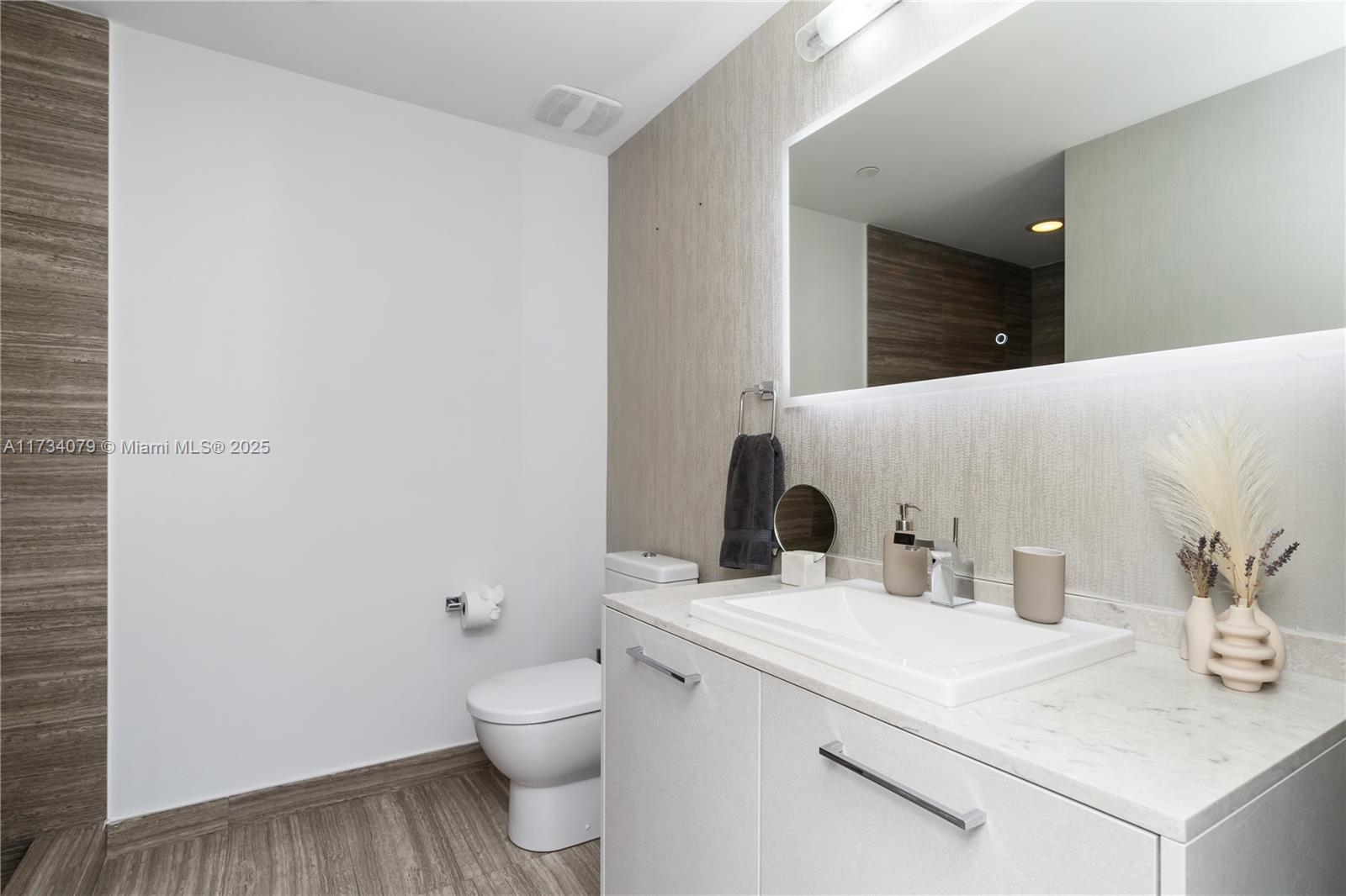 1010 BRICKELL CONDO - Residential