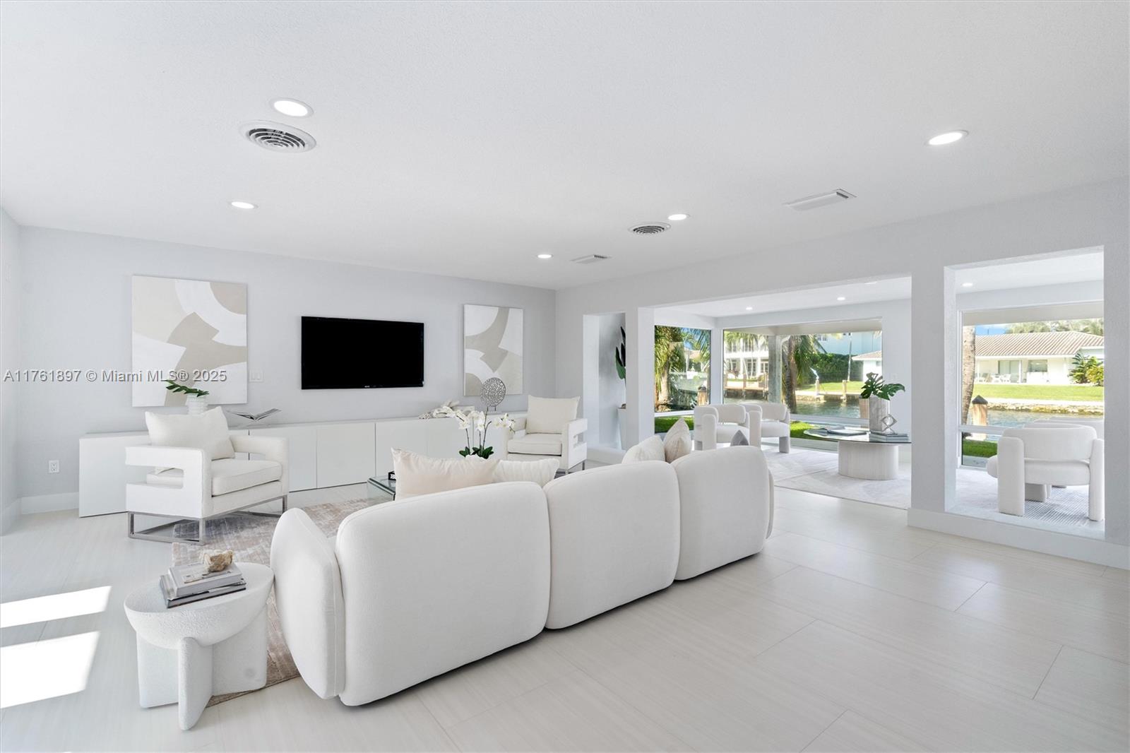 LIGHTHOUSE POINT 3RD SEC - Residential