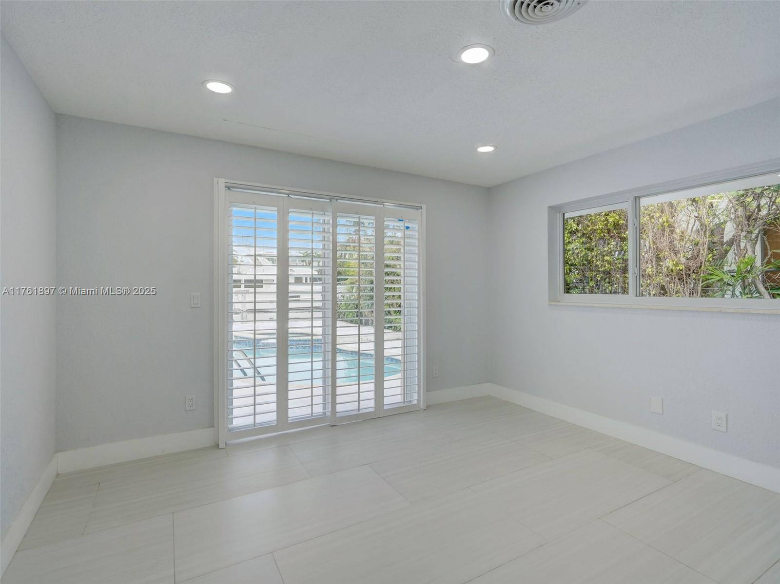 LIGHTHOUSE POINT 3RD SEC - Residential