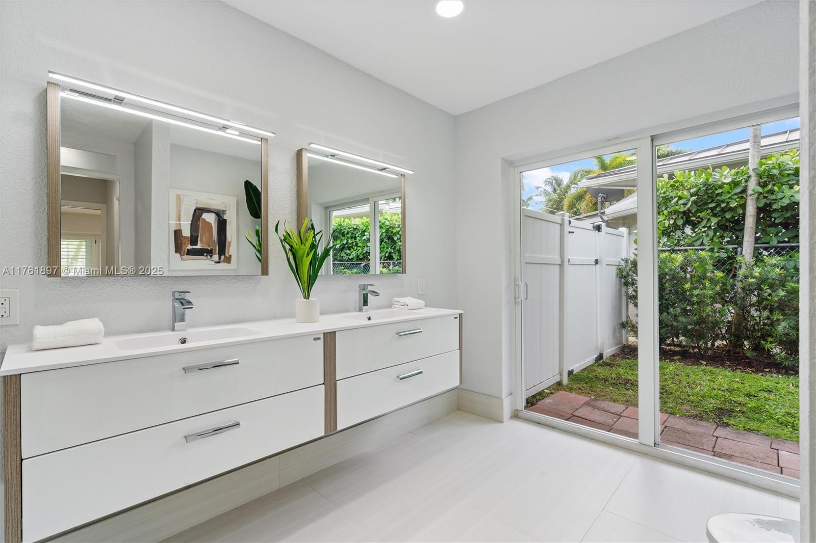 LIGHTHOUSE POINT 3RD SEC - Residential