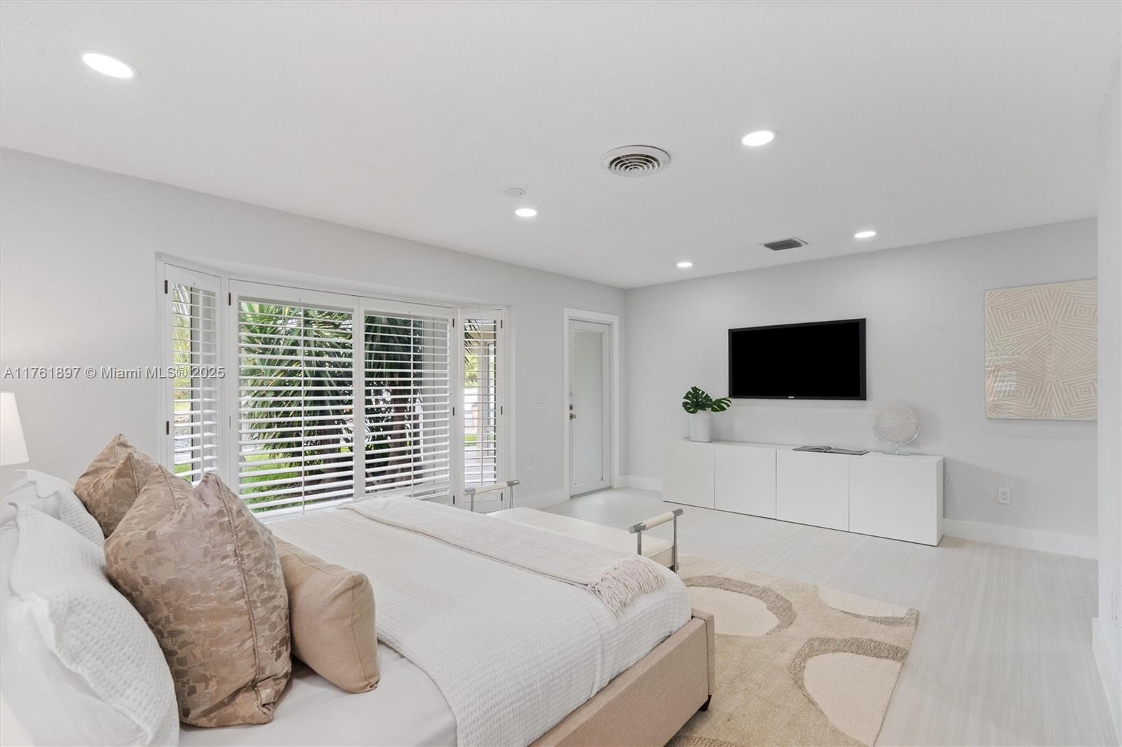 LIGHTHOUSE POINT 3RD SEC - Residential