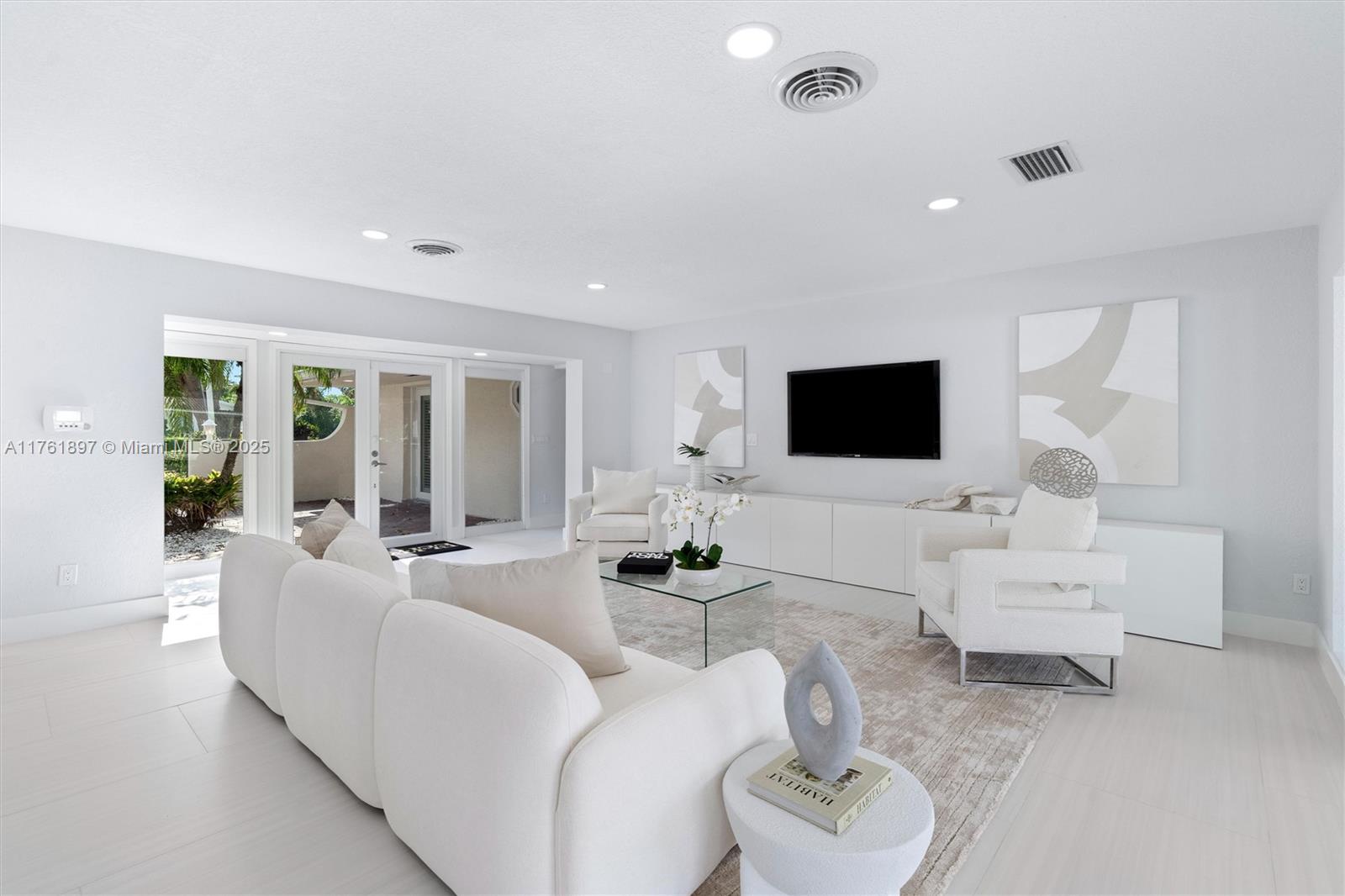 LIGHTHOUSE POINT 3RD SEC - Residential