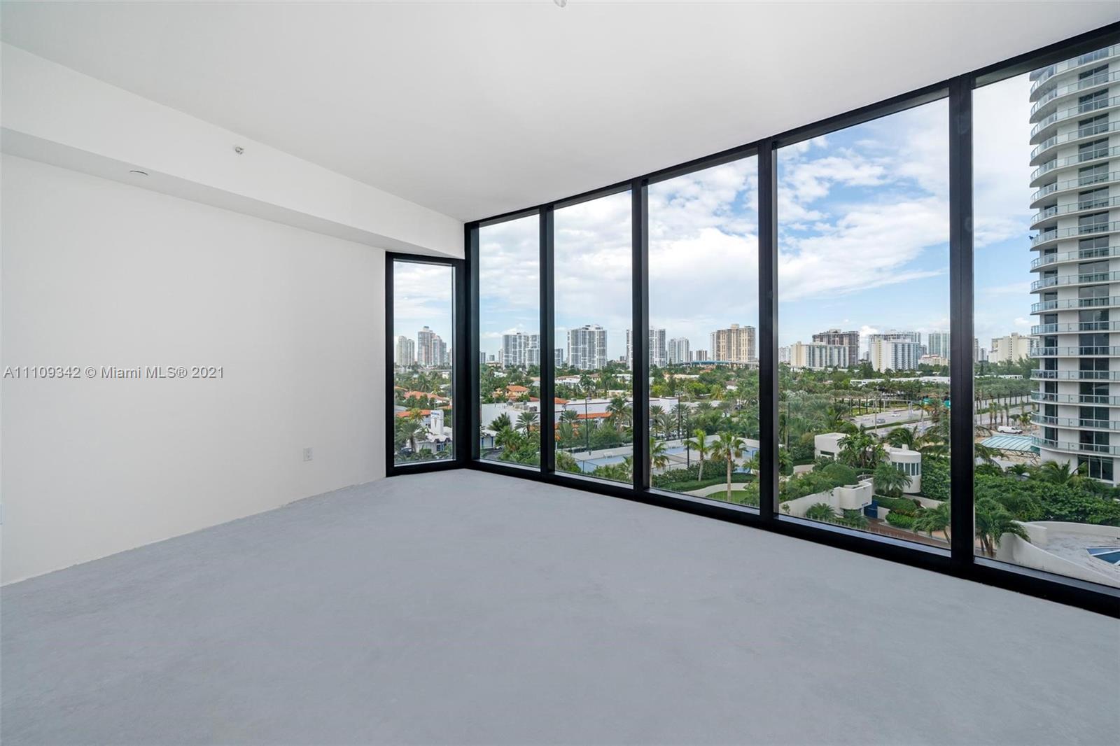 18555 COLLINS AVENUE COND - Residential