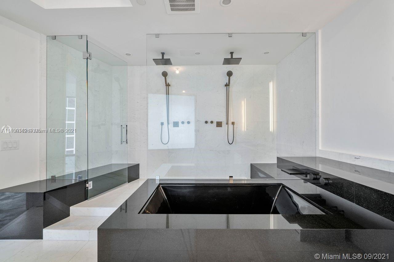 18555 COLLINS AVENUE COND - Residential