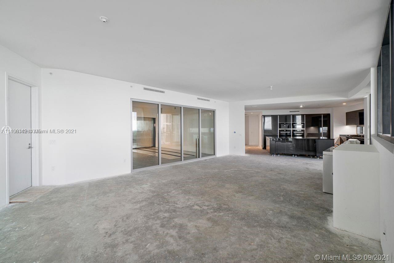 18555 COLLINS AVENUE COND - Residential