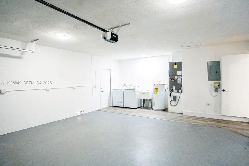 ARROWHEAD GOLF & TENNIS C - Residential