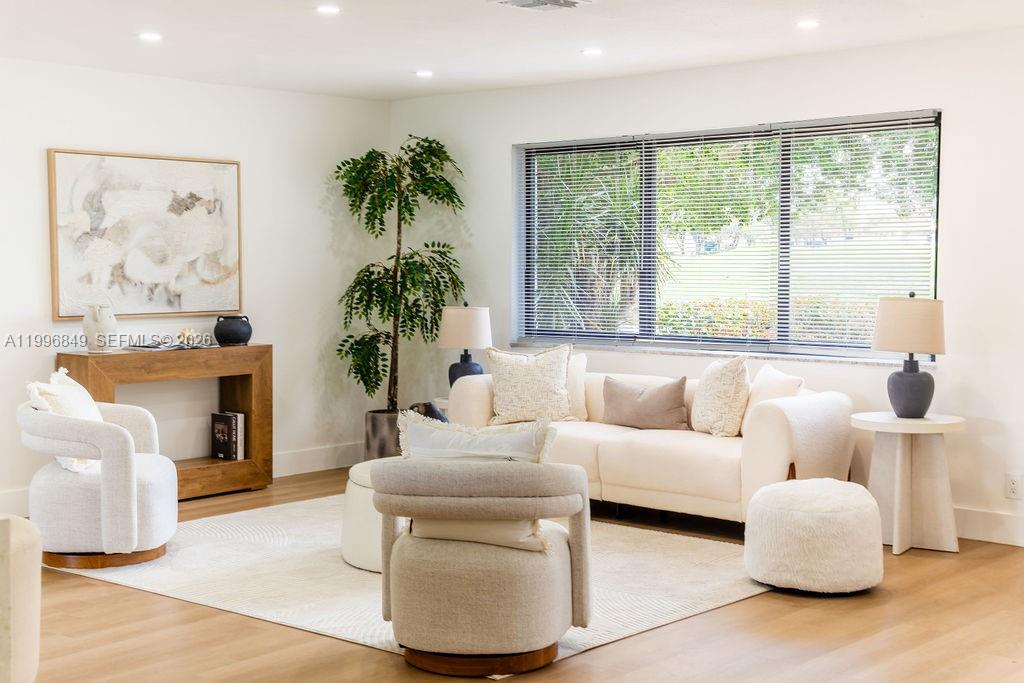 ARROWHEAD GOLF & TENNIS C - Residential