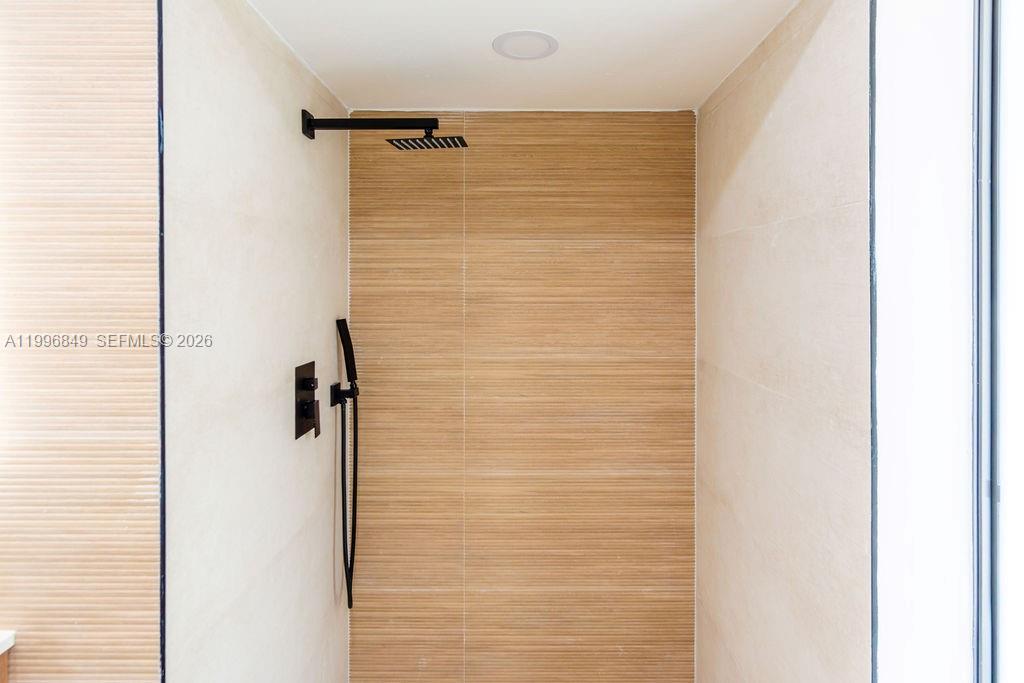 ARROWHEAD GOLF & TENNIS C - Residential