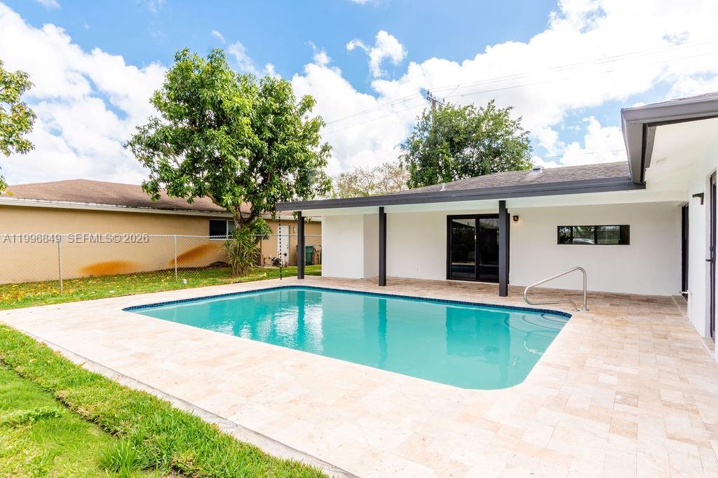 ARROWHEAD GOLF & TENNIS C - Residential