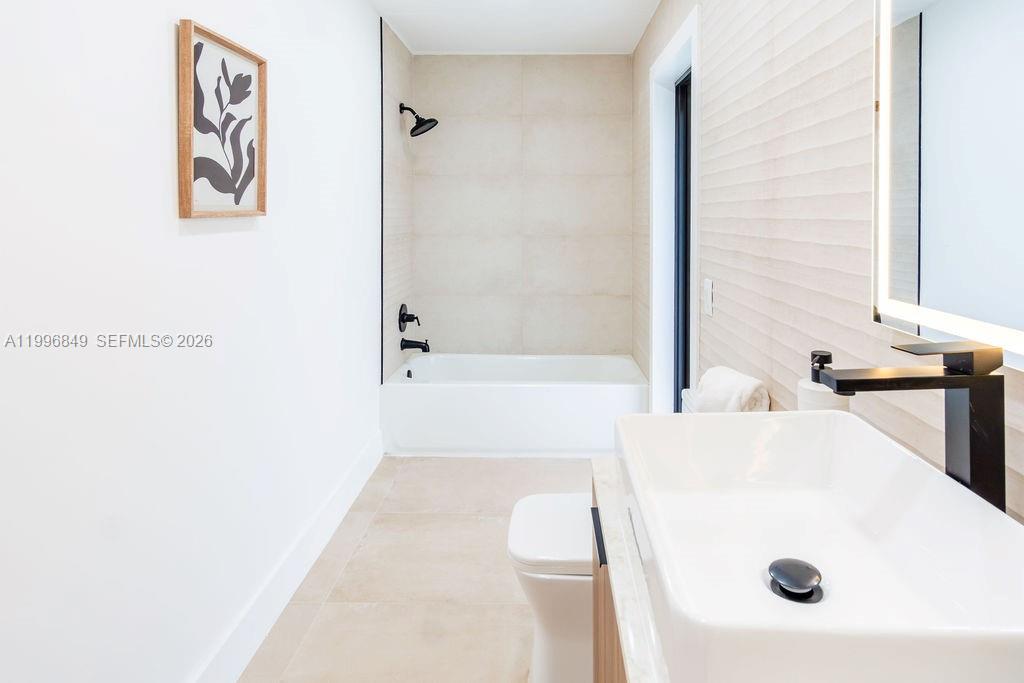 ARROWHEAD GOLF & TENNIS C - Residential