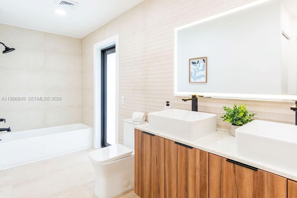 ARROWHEAD GOLF & TENNIS C - Residential