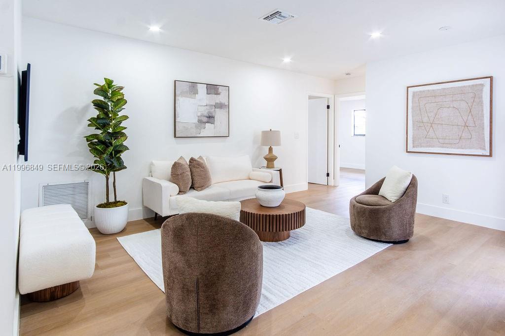 ARROWHEAD GOLF & TENNIS C - Residential