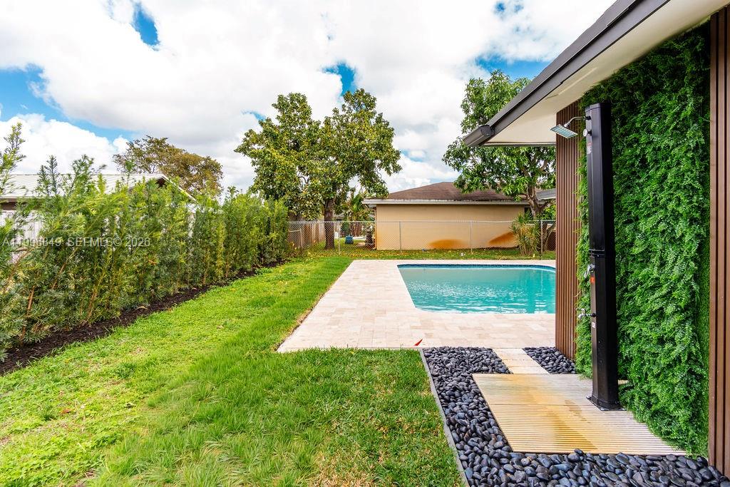 ARROWHEAD GOLF & TENNIS C - Residential