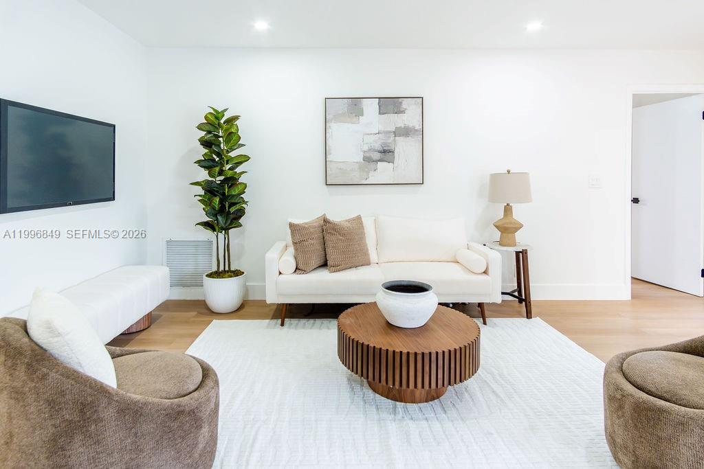 ARROWHEAD GOLF & TENNIS C - Residential