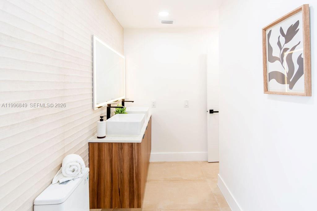 ARROWHEAD GOLF & TENNIS C - Residential