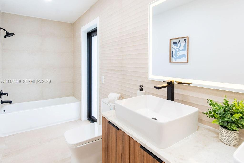 ARROWHEAD GOLF & TENNIS C - Residential