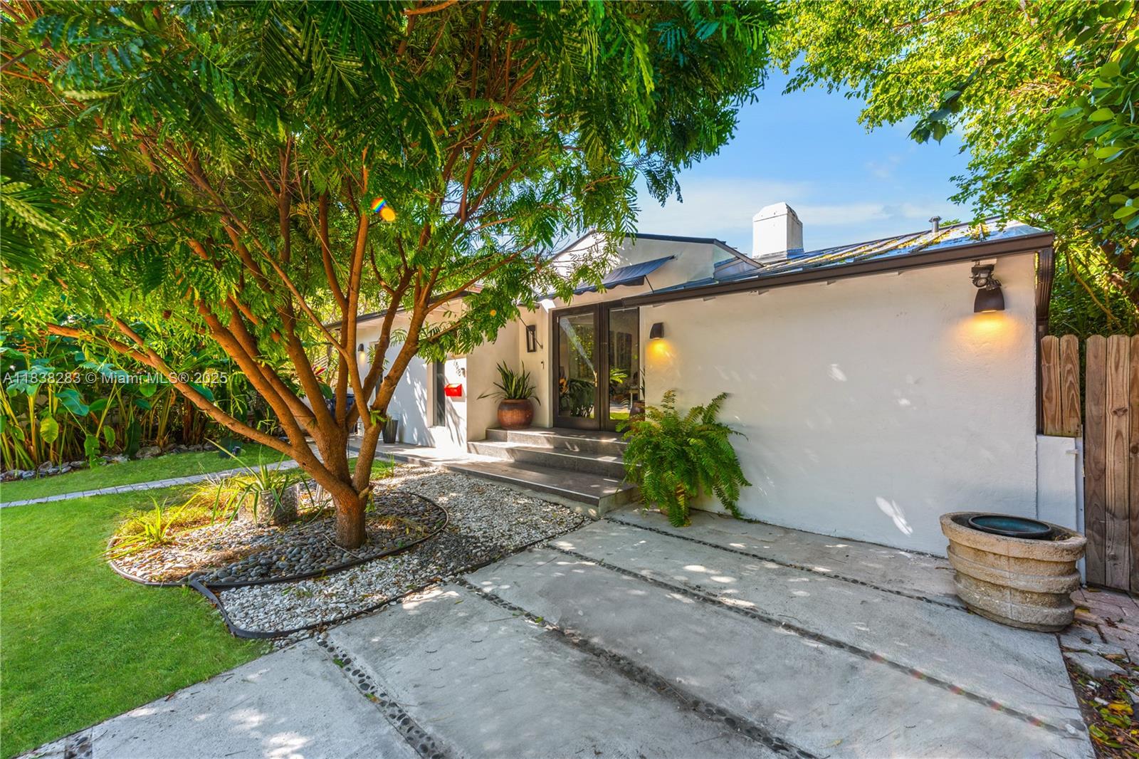 3468 Royal Palm Ave