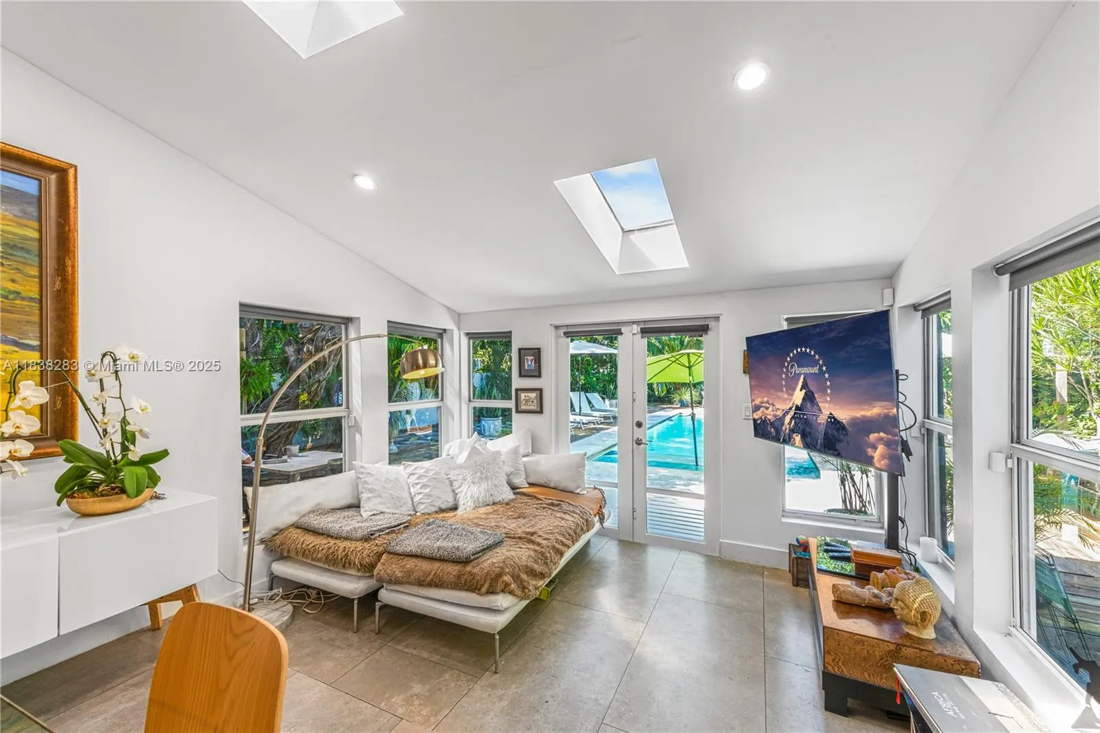 Miami Beach, Florida 33140, United States, 3 Bedrooms Bedrooms, ,3 BathroomsBathrooms,Residential,Active,169777