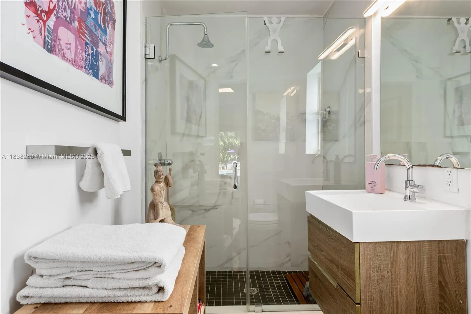 Miami Beach, Florida 33140, United States, 3 Bedrooms Bedrooms, ,3 BathroomsBathrooms,Residential,Active,169777