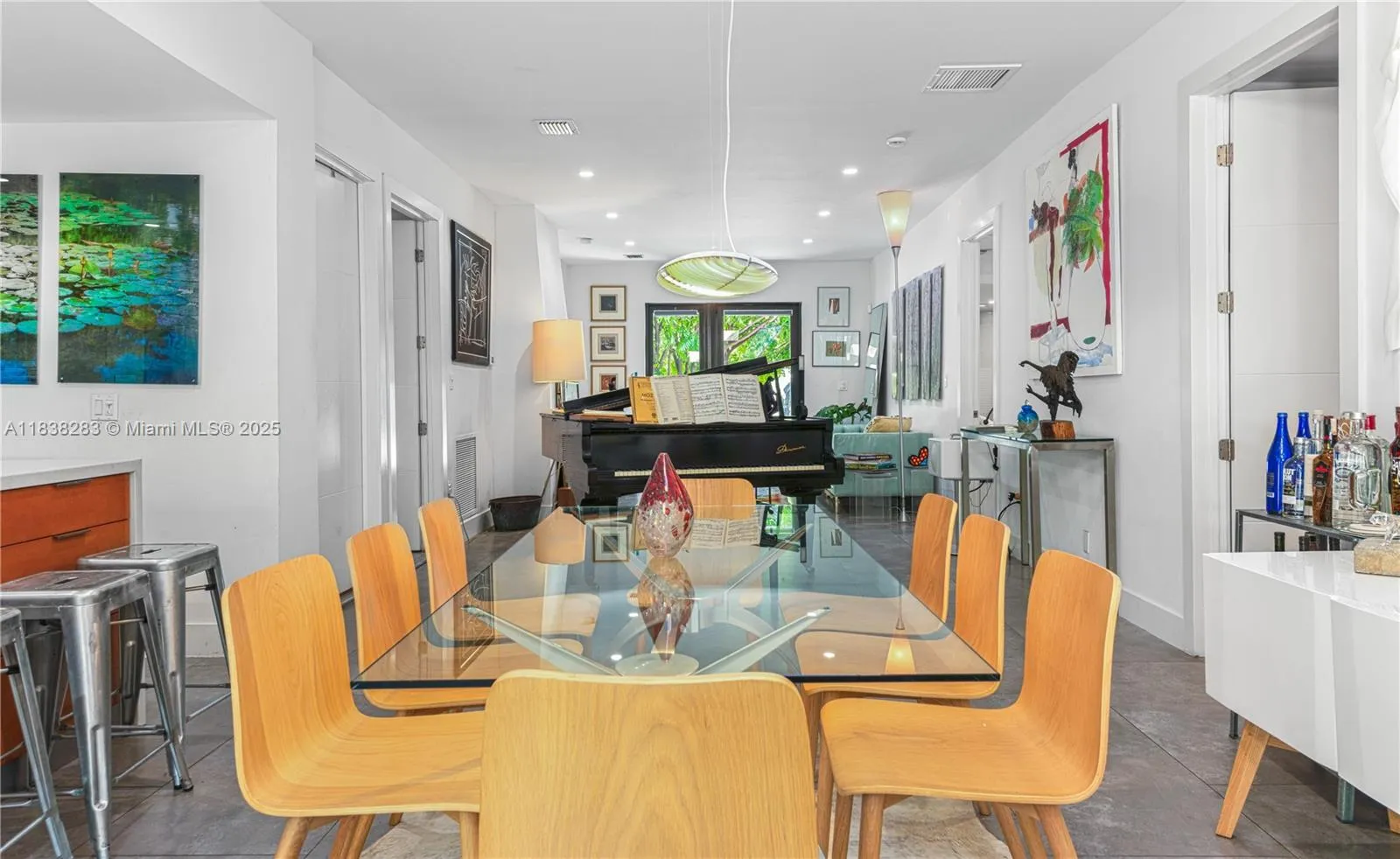 Miami Beach, Florida 33140, United States, 3 Bedrooms Bedrooms, ,3 BathroomsBathrooms,Residential,Active,169777
