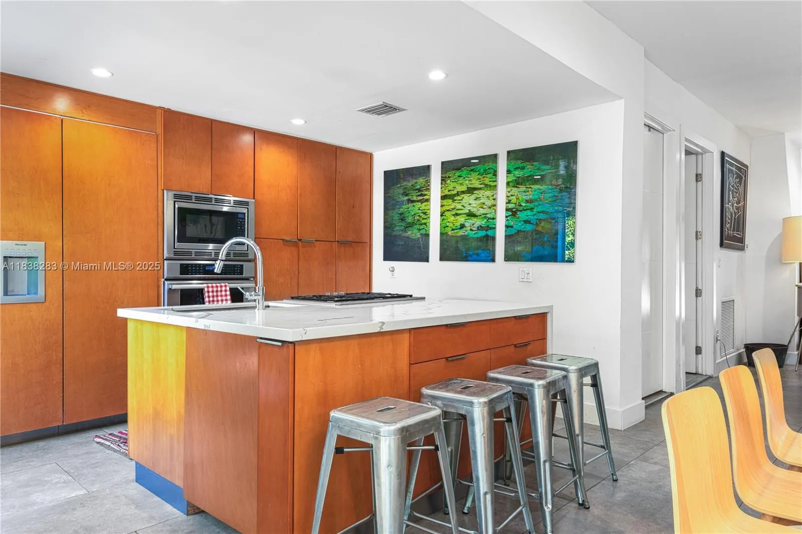 Miami Beach, Florida 33140, United States, 3 Bedrooms Bedrooms, ,3 BathroomsBathrooms,Residential,Active,169777