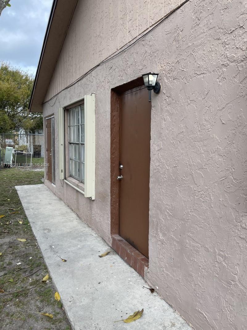 FT LAUDERDALE ESTATES 1ST - Residential Income