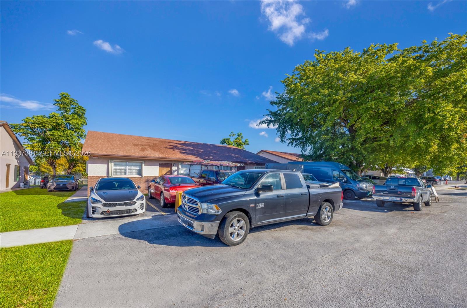 FT LAUDERDALE ESTATES 1ST - Residential Income