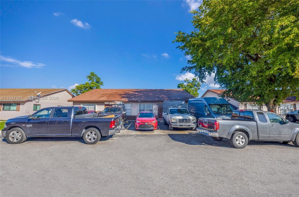 Photo of 1471 NW 22nd St, Fort Lauderdale, FL 33311 (MLS # A11937381)