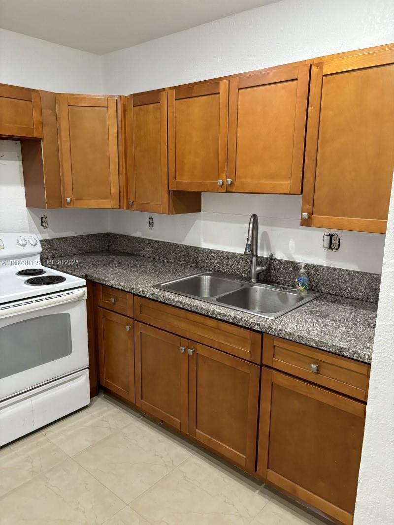 FT LAUDERDALE ESTATES 1ST - Residential Income