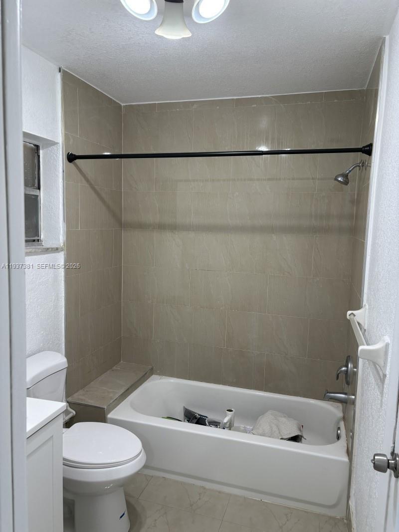 FT LAUDERDALE ESTATES 1ST - Residential Income