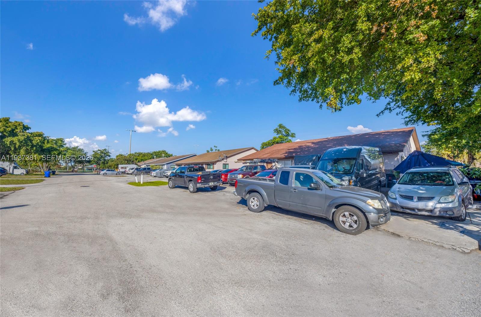 FT LAUDERDALE ESTATES 1ST - Residential Income