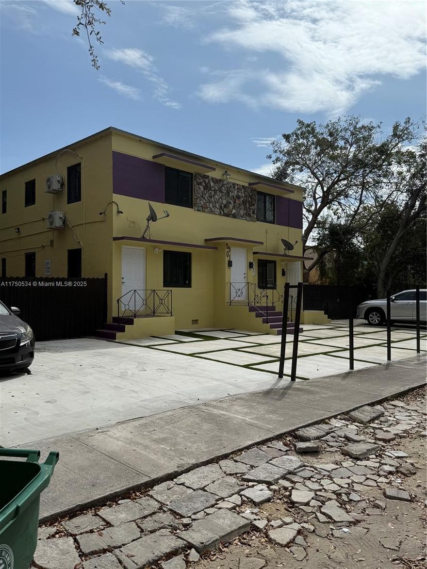 JUST REDUCE CHARMING FULLY REMODELED THROUGHOUT ENTIRE PROPERTY. FOURTHPLEX 1/1 EACH UNIT.  750 SF EACH UNIT. DISCOVER THIS BEAUTIFUL UNIT LOCATED IN THE HEART OF MIAMI. ENJOY THE CONVENIENCE OF BEING JUST MINUTES AWAY FROM THE DESIGN DISTRICT WYNWOOD, MIDTOWN, AND STUNNING BEACHES.  THIS UNIT OFFERS PRIVATE ASSIGNED PARKING FOR YOUR CONVENIENCE.  YOU WILL LOVE THE EASE OF ACCESS TO PUBLIC TRANSPORTATION AND THE PROXIMITY TO A VARIETY OF ENTERTAINMENT AND SHOPPING OPTIONS WITHIN WALKING DISTANCE. FOURTHPLEX  4 UNITS OF 1/1 EACH WITH NEW FLOORS, BATHROOMS, KITCHENS, STAINLESS STEEL APPLIANCES, PLUMBING AND GRILL AREA.  ALL FENCED.
 IDEAL INVESTORS WITH NEW FLOORS, BATHROOMS, KITCHENS, STAINLESS STEEL APPLIANCES, PLUMBING AND GRILL AREA.  4 UNITS 1/1 EACH ONE. 
ALL FENCED.   ALWAYS RENTED.